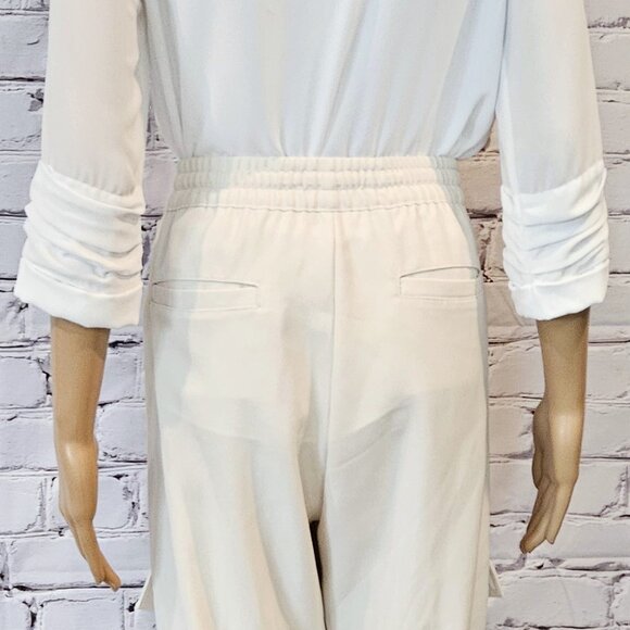 BR SPORT, Cream coloured wide leg performance cargo pant - Picture 12 of 15